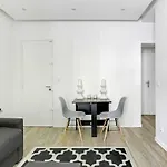 Pick A Flat\'S Apartment In Menilmontant - Rue Des Pyrenees