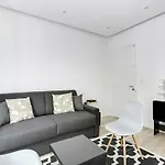 Pick A Flat\'S Apartment In Menilmontant - Rue Des Pyrenees