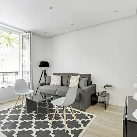 Pick A Flat's In Ménilmontant - Rue Des Pyrénées Parigi